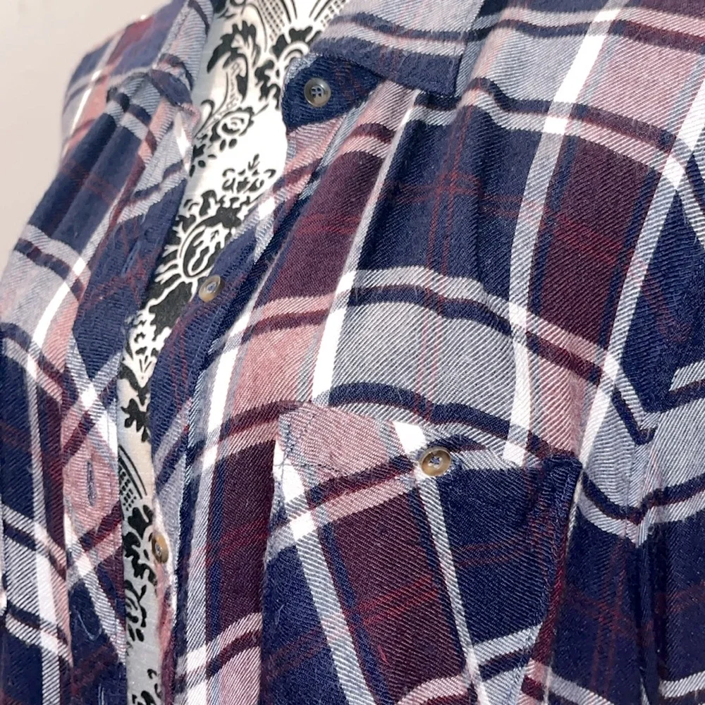 miami Plaid Button-Up Shirt in Black, White, Burgundy - Picture 3 of 4